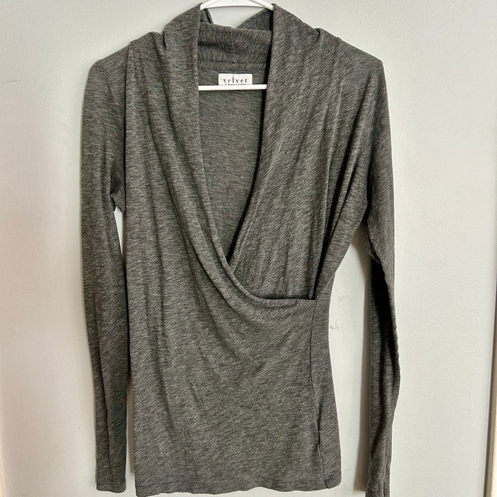 Velvet (by Graham & Spencer) Low-Cut Ruched Shirt, Size L